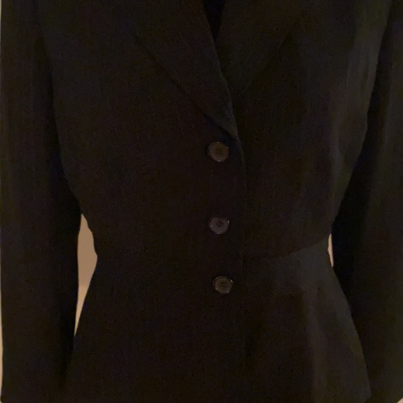 Tahari Black Pinstripe Fitted Blazer Ladies Sz 6 - Arthur S. Levine - Picture 2 of 11
